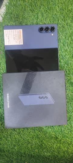 hi I sale my fold 6 full box pta approved 12gb 512gb bilkol new hai
