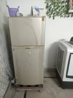 Dawlance Refrigerator Medium Size for Sale