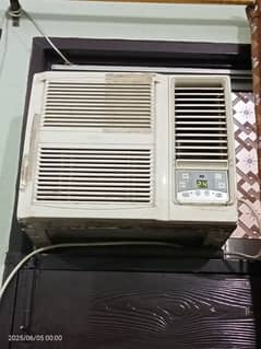 GREE WINDOW AC 0.75 TON