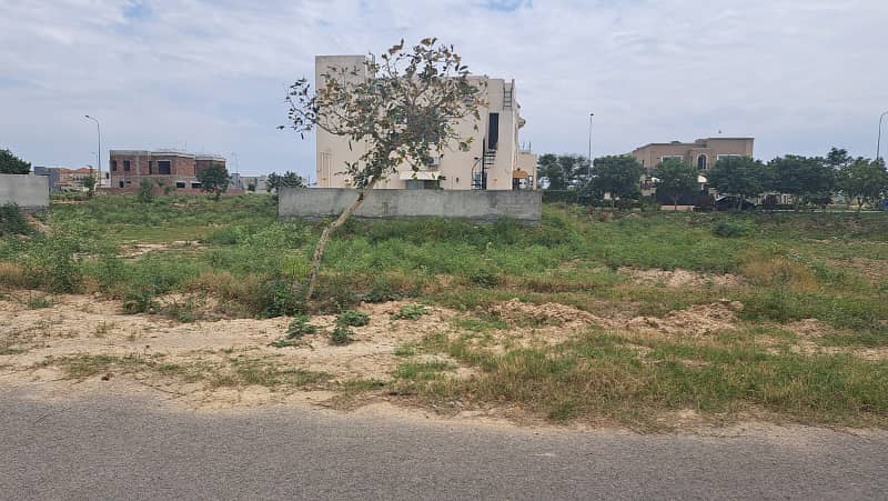 160' Road 2 side open plot Broadway's hot plot 1