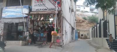 Shop for sell 270 Square fit At prime location gulistan e jauhar block 3 at main road