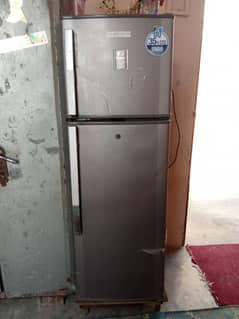 urgent sale Dawlance Refrigerator