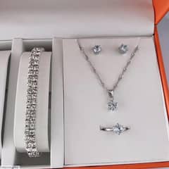 neckless and earings