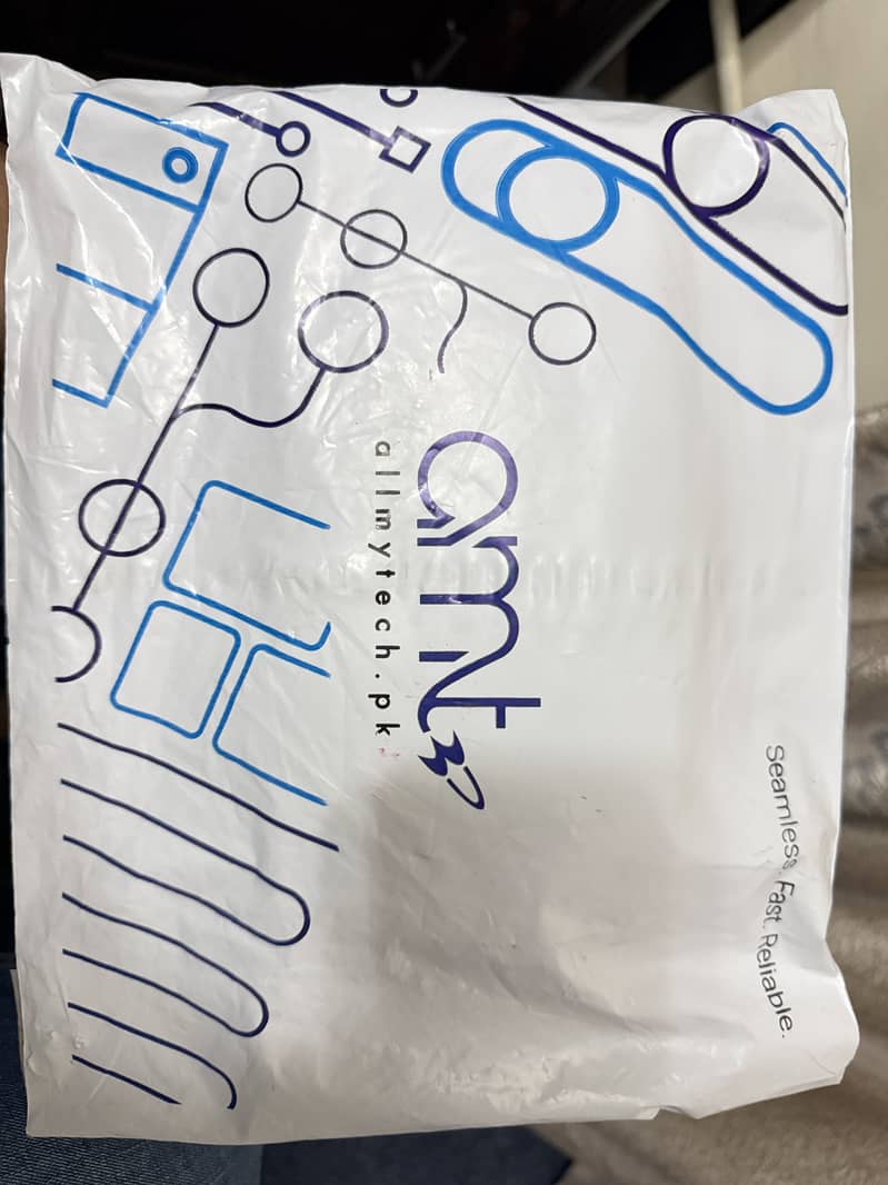 Torras USA iPhone 16 Pro Max Cover 4