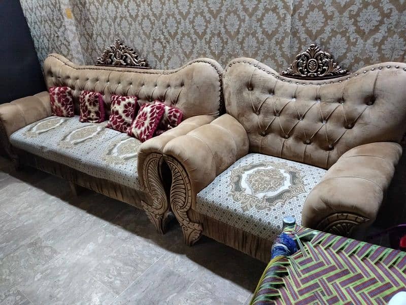 A sofa set with single 3-seater and two 1-seater in good condition 4
