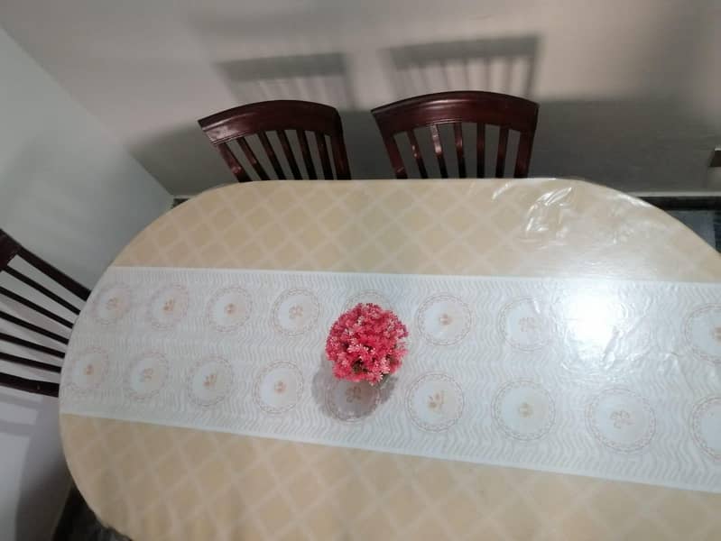 Full dining tables set with chairs in orignal condition 1