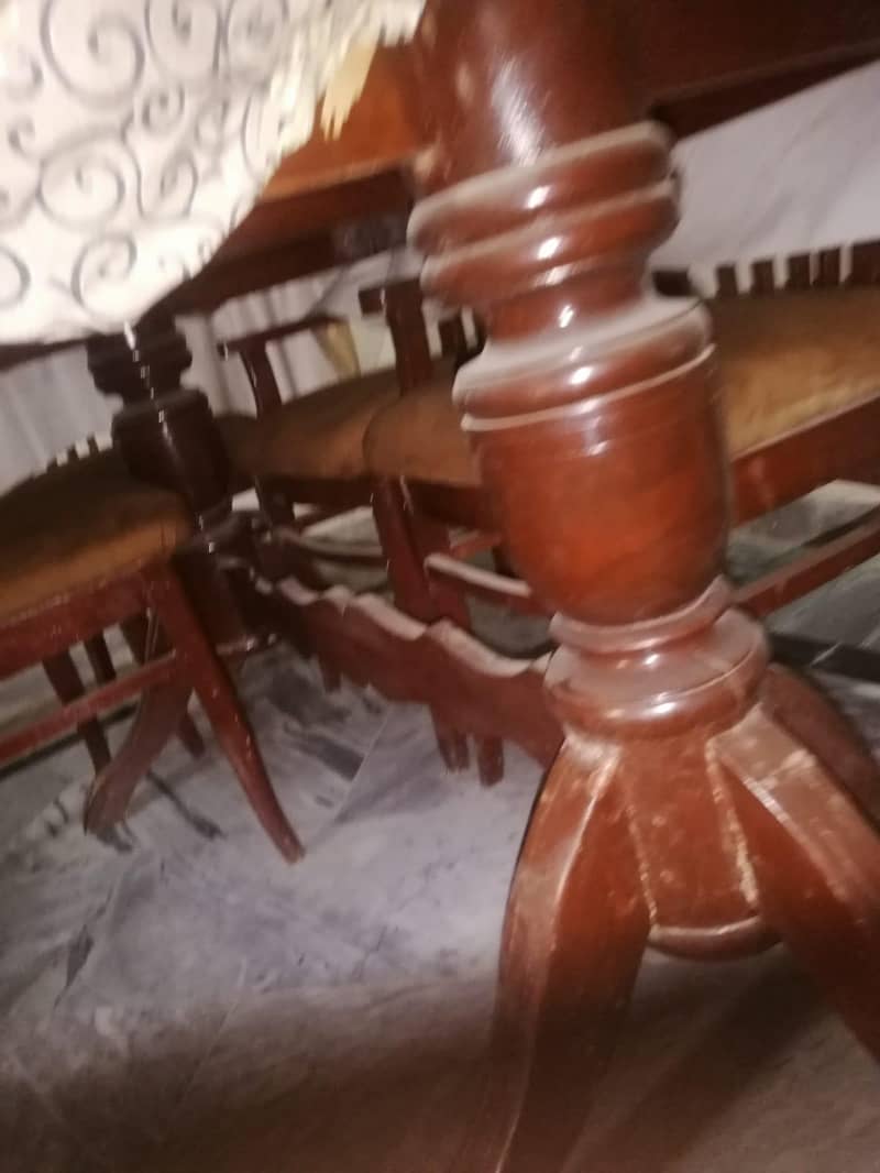 Full dining tables set with chairs in orignal condition 2