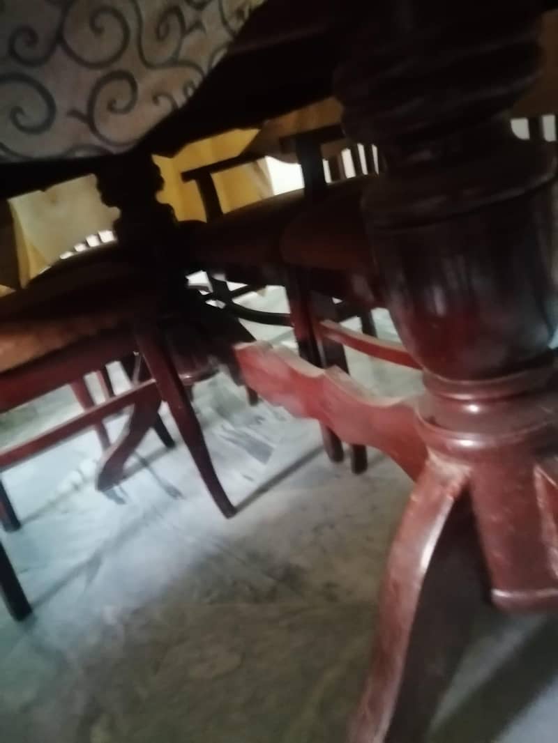 Full dining tables set with chairs in orignal condition 4