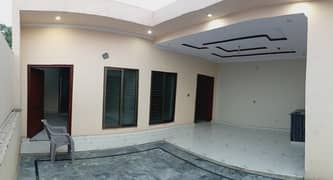 5 MARLA 2 BED 3RD FLOOR PORTION FOR RENT IN JOHAR TOWN