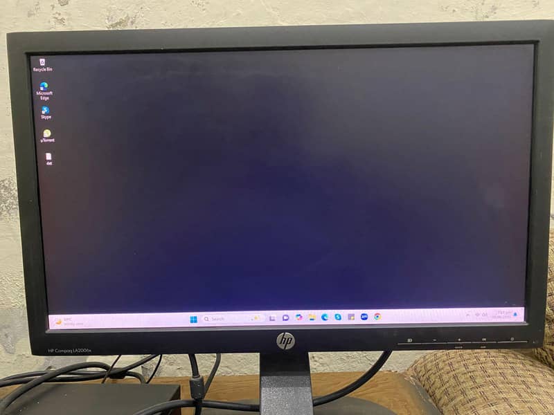 Core i5 Desktop and LCD complete set 3