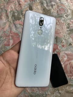 Oppo f-11.8/256