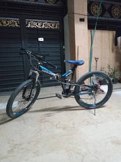 feature8 gears with suspension