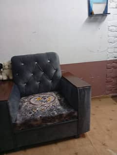 5 seter sofa set conditions bilkul good hai