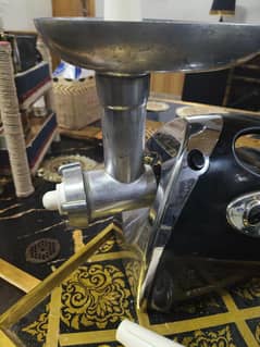 westpoint meat chopper with different accessories