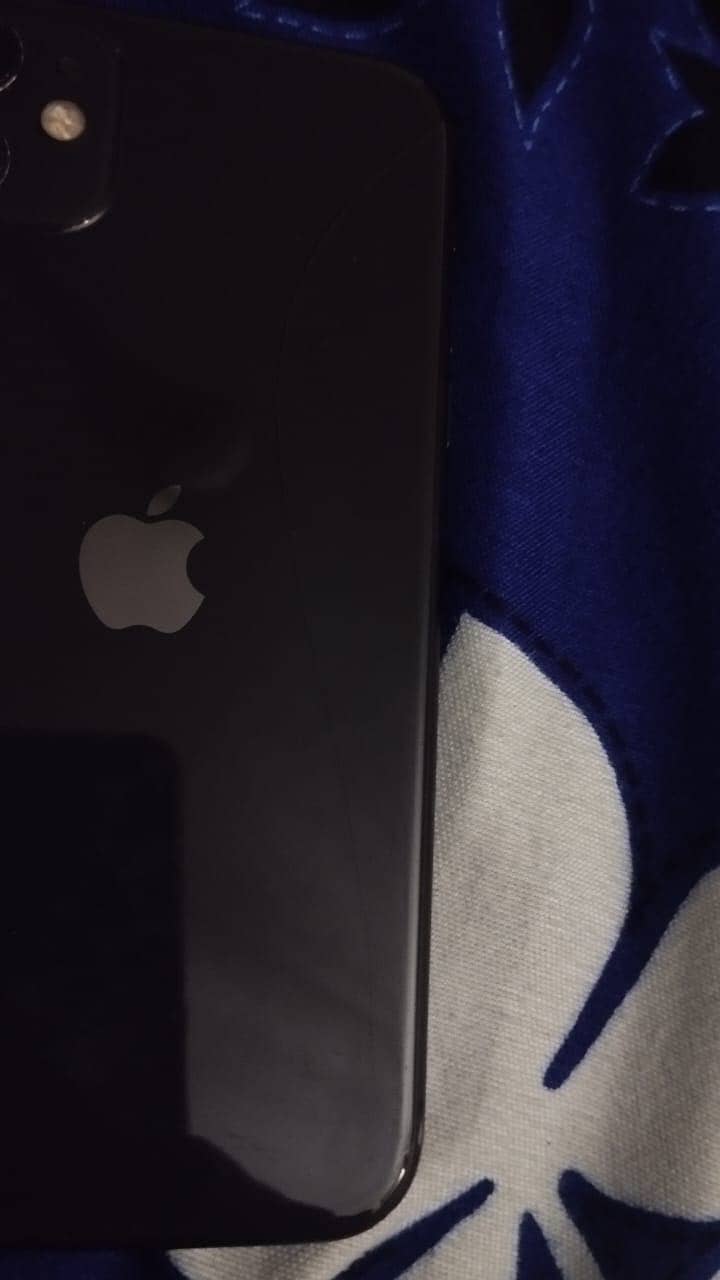 Apple iPhone 11 – 128GB | JV Chip included | Excellent Working Order 3