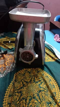 Meat grinder machine