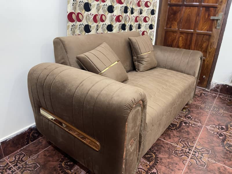 7seater sofa set with table 4