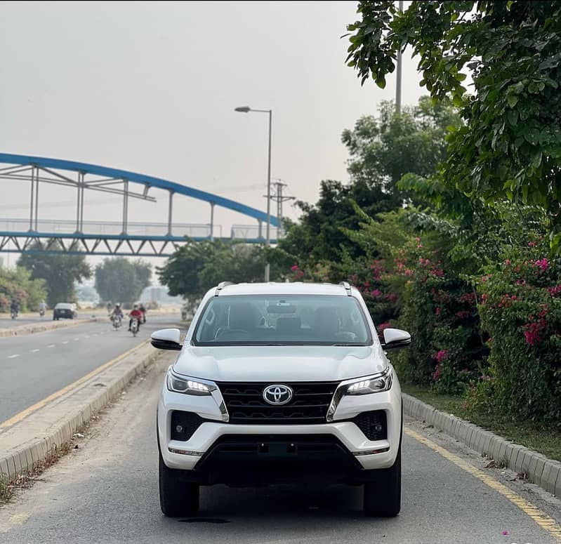 Toyota Fortuner G Varient 4