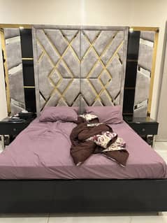 KING SIZE BED WITH DRESSING TABLE