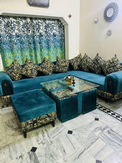 L shaped sofa with 4 stooles