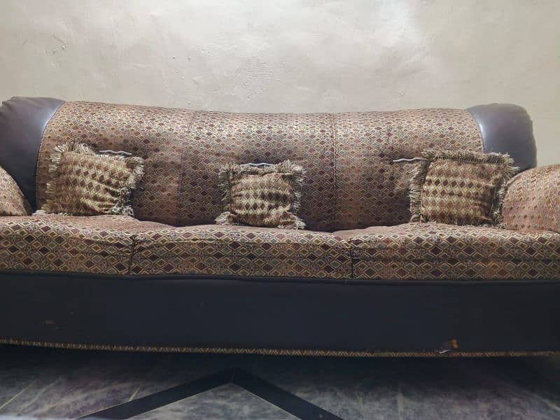second handa poshing sofa set available better & good quality 0