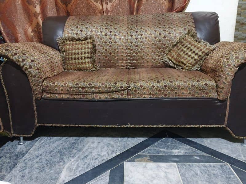 second handa poshing sofa set available better & good quality 5