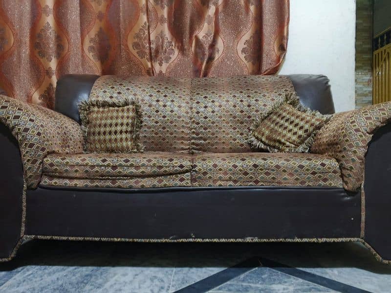 second handa poshing sofa set available better & good quality 7