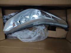TOYOTA YARIS 1.3 GLI Headlight ( Right Side )