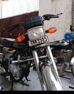 CG 125 s special addition black color