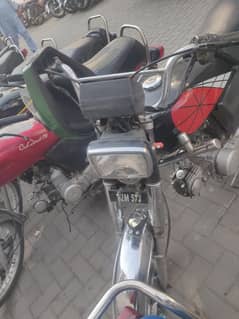 mana 125 Lana ha is Liya sail kar raha hu