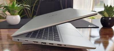 Dell Inspiron i5 10th gen 16gb ddr4 ram 256gb ssd 1920 full size ips