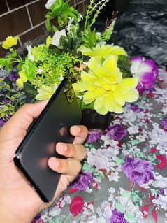 Iphone 11 pro max  256gb / battery 84 / waterpack / factory unlock