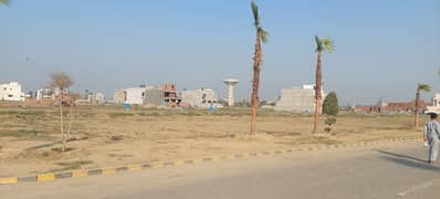 10 Marla Plot for Sale in Orchard Green Block at Reasonable price