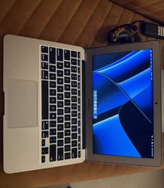 Macbook Air 2015 11'' in 10/10 condition