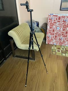 Imported Solid Metallic DSLR/Mobile Tripod Stand
