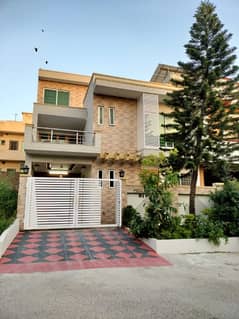 30x60 Top Location House For Sale At Investor Price
