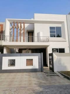 Top City 10 Marla Incompetent House For Sale