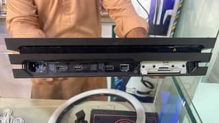 ps4 pro 1tb - 2 controllers