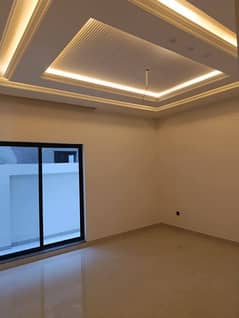 University Town 10 Marla House For Sale