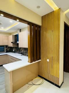 University Town 10 Marla House For Sale
