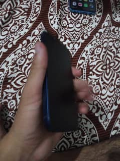 iPhone 12 sim gltich