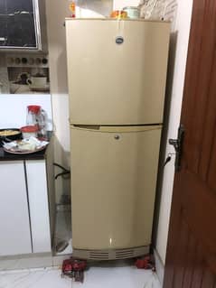pel fridge for sale bilkul okay hai03005052536