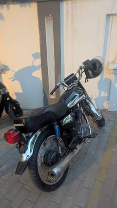 Honda 125 . old is gold