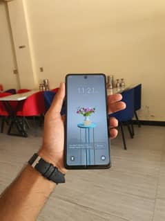 Infinix Hot 30 8+8/128gb