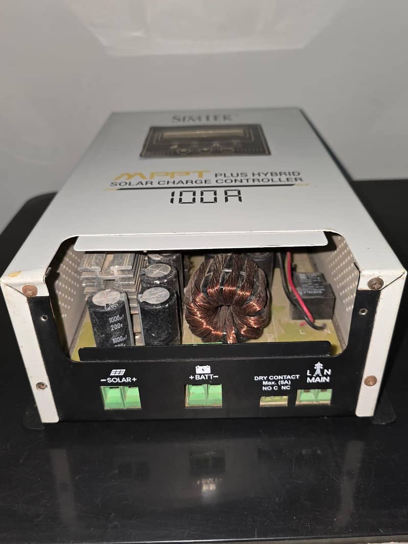 Simtek 100 Amp Charge Controller New Condition Very Reasonable Price 4
