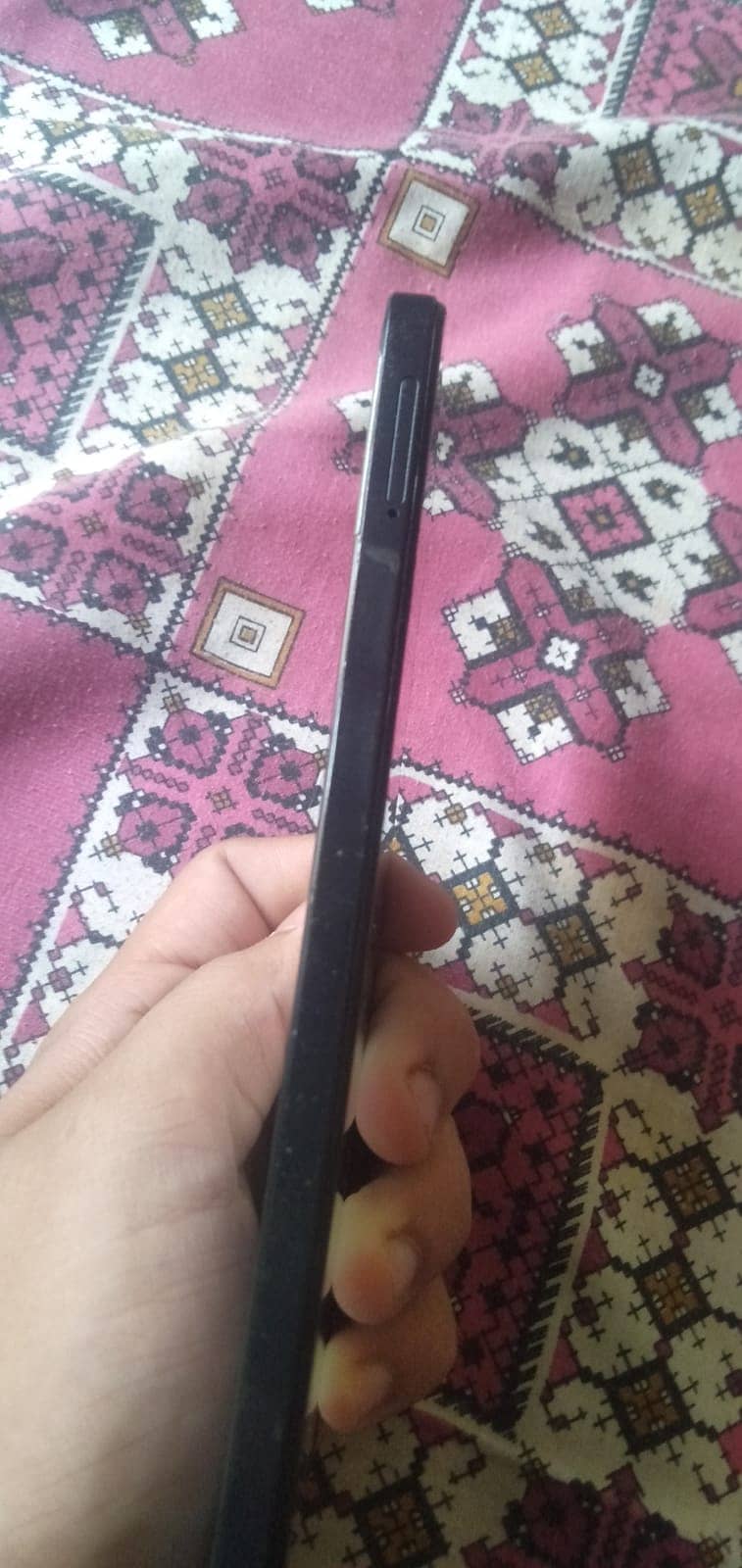 Redmi note 12. Only screen's cracked, else it is working and original. 4