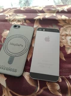 iphone 5s . . 64 gb . . all apps working . .