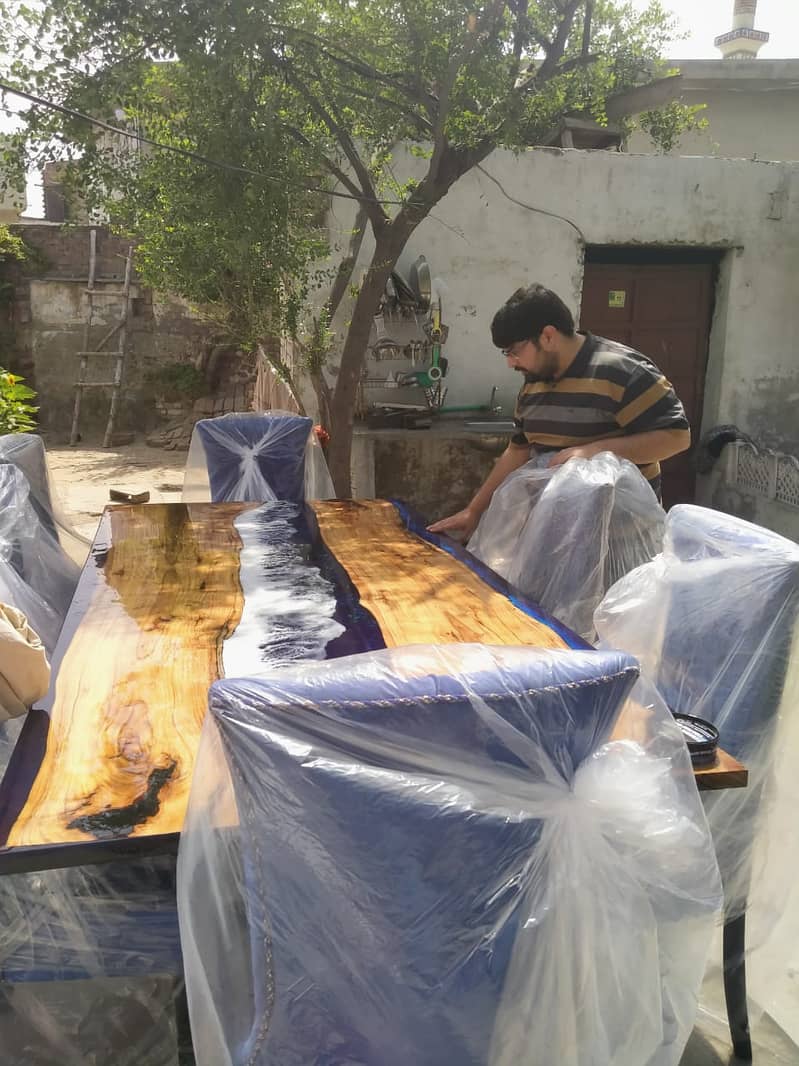 epoxy resin luxury dinning tables contact 033.287. 098.77 9