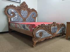 Luxury Carving bed set Brand new Not used cinyoti style (call me)