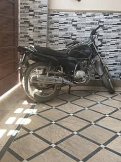 Yamaha YBZ 125 black color model 2018 in Good Condition